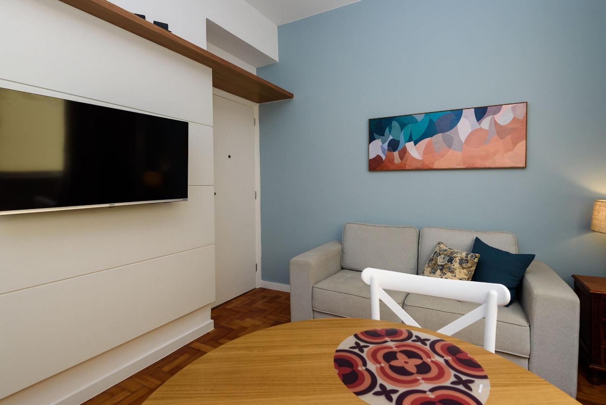 Charmoso Qto&sala A 200m Da | Nsc 919/902 Apartamento